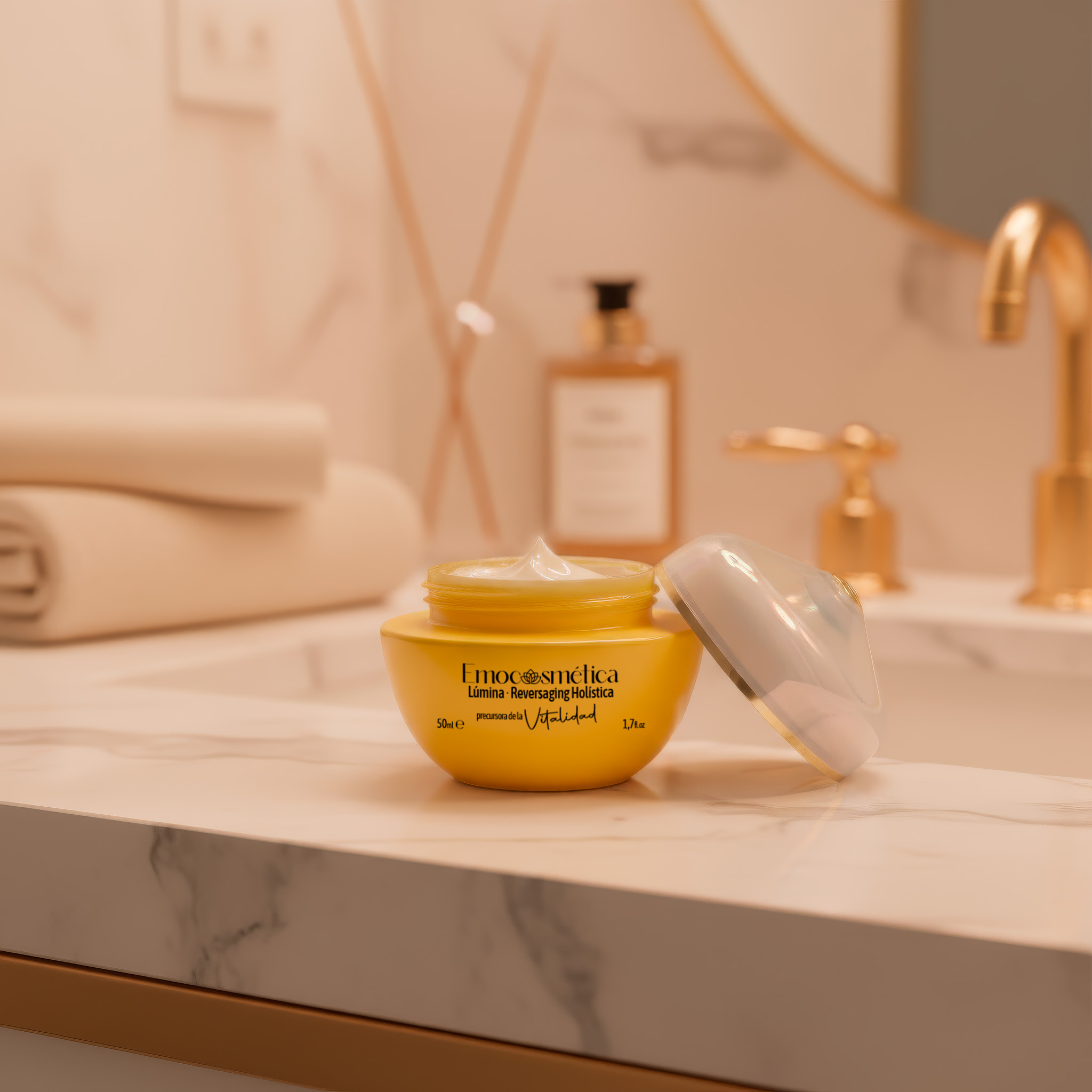 Crema facial regeneradora que calma rojeces, atenúa manchas y equilibra la piel